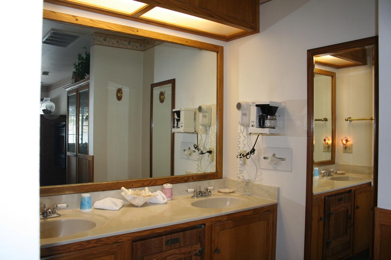 קאמבריה Captain'S Cove Inn מראה חיצוני תמונה